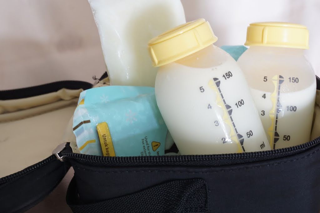 breast milk in a cooler with an ice pack