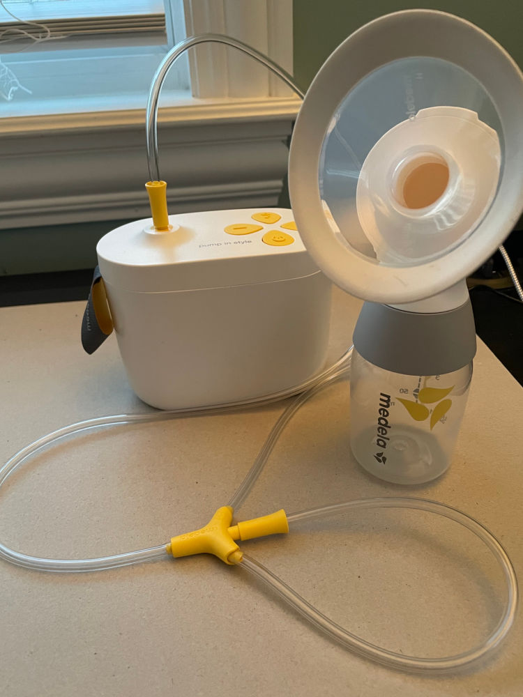 3 ways the new Medela hands-free breast pump is changing the game