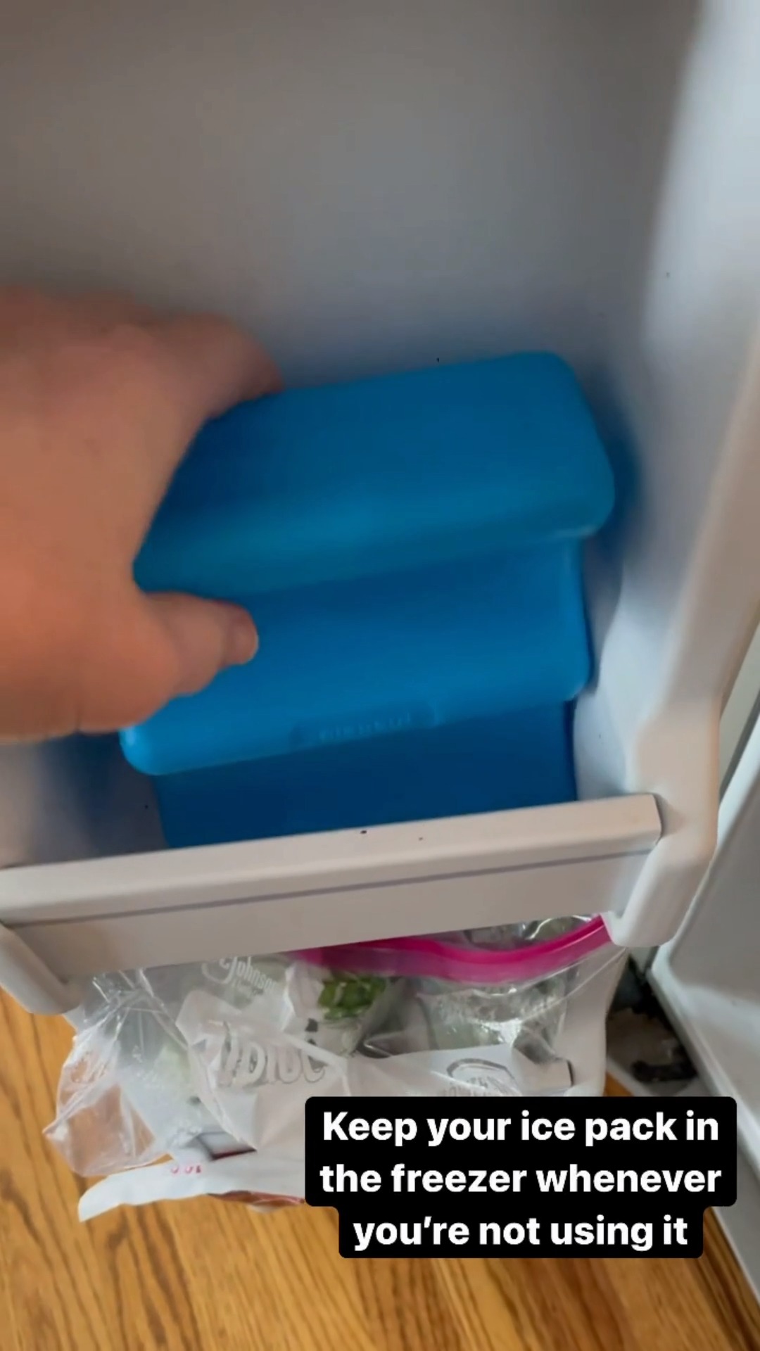 Best Breastmilk Cooler Bag of 2021: Top Reviews and Comparisons - A  Reluctant Mom