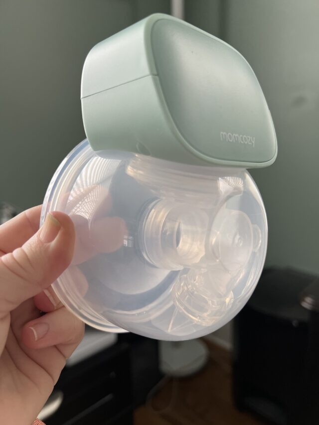 Momcozy M5 Review (2023)  Breast pump reviews, Breast pumps