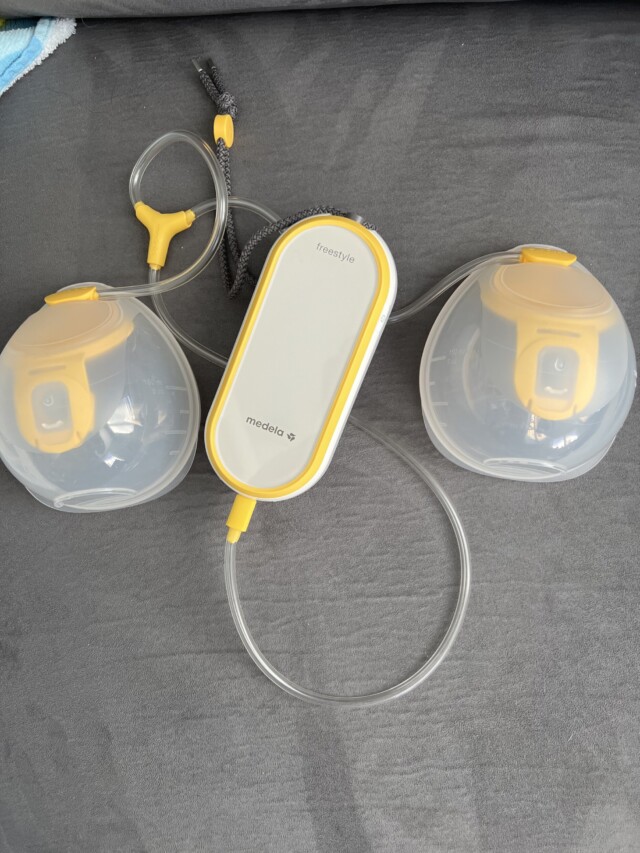 MEDELA FREESTYLE HANDS-FREE DOUBLE BREASTPUMP