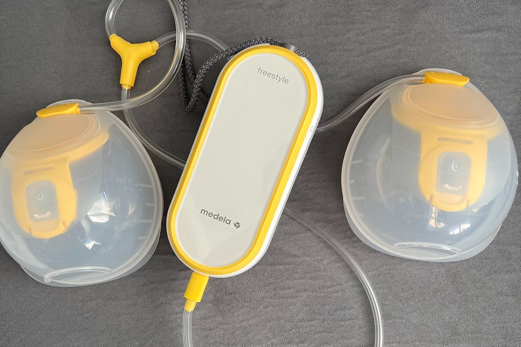 Medela Freestyle Hands-Free Breast Pump Review - Exclusive Pumping